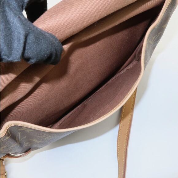 💎✨AUTHENTIC✨💎Louis Vuitton Crossbody Bag - Picture 13 of 16